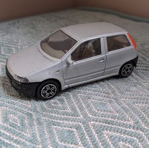 Vintage Bburago Fiat Punto Toy Model 1/43